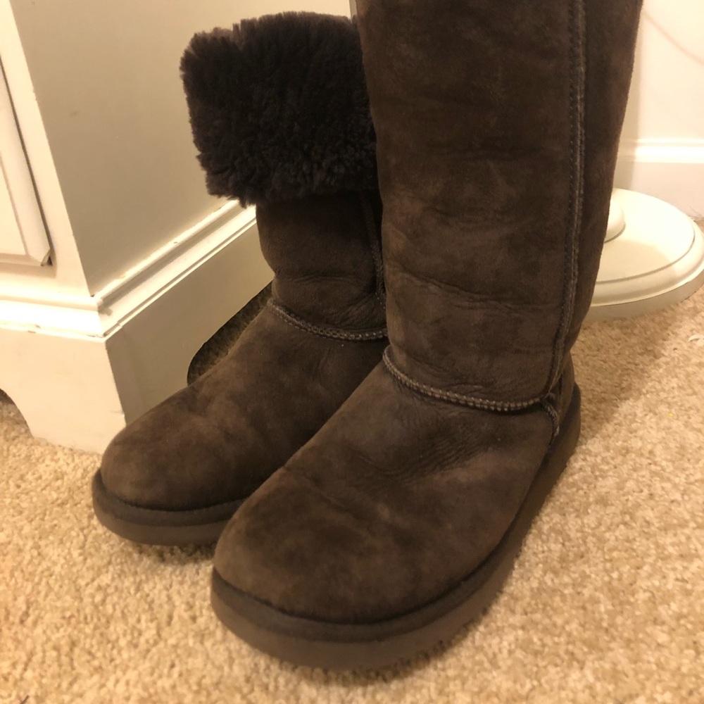 Ugg UGGS classic Brown tall boots size 7